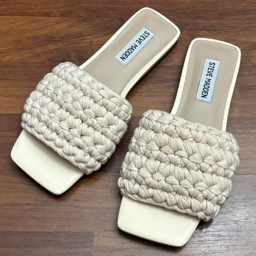 Steve Madden Maldeve Sandals Cream Slides Casual Slides Size 6.5M